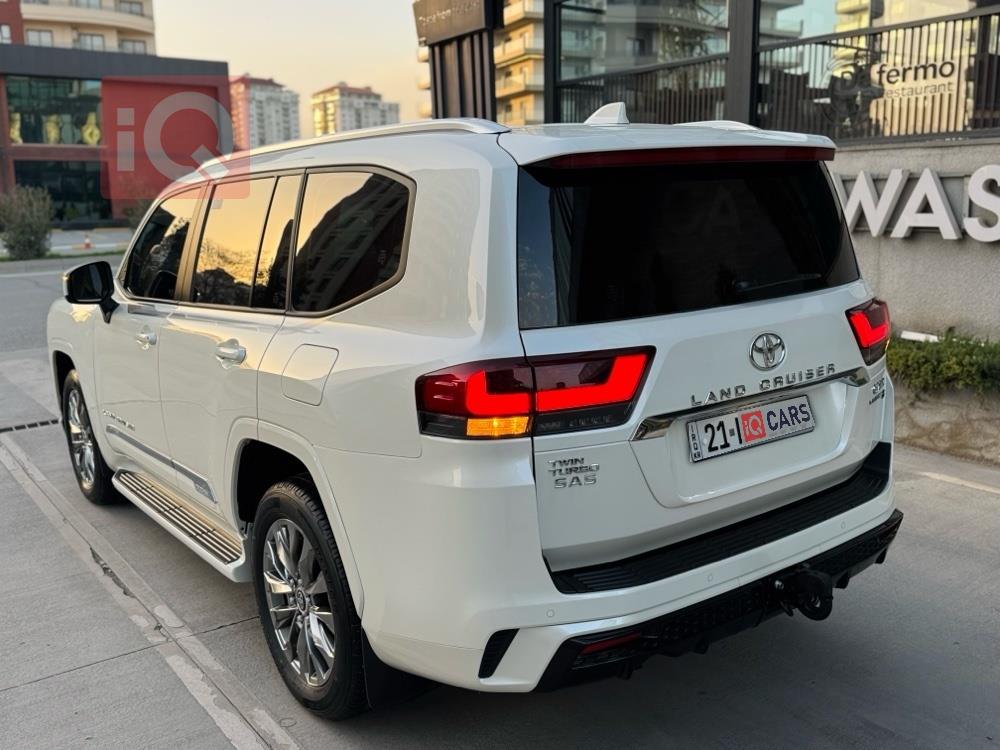 تويوتا لاندكروزر